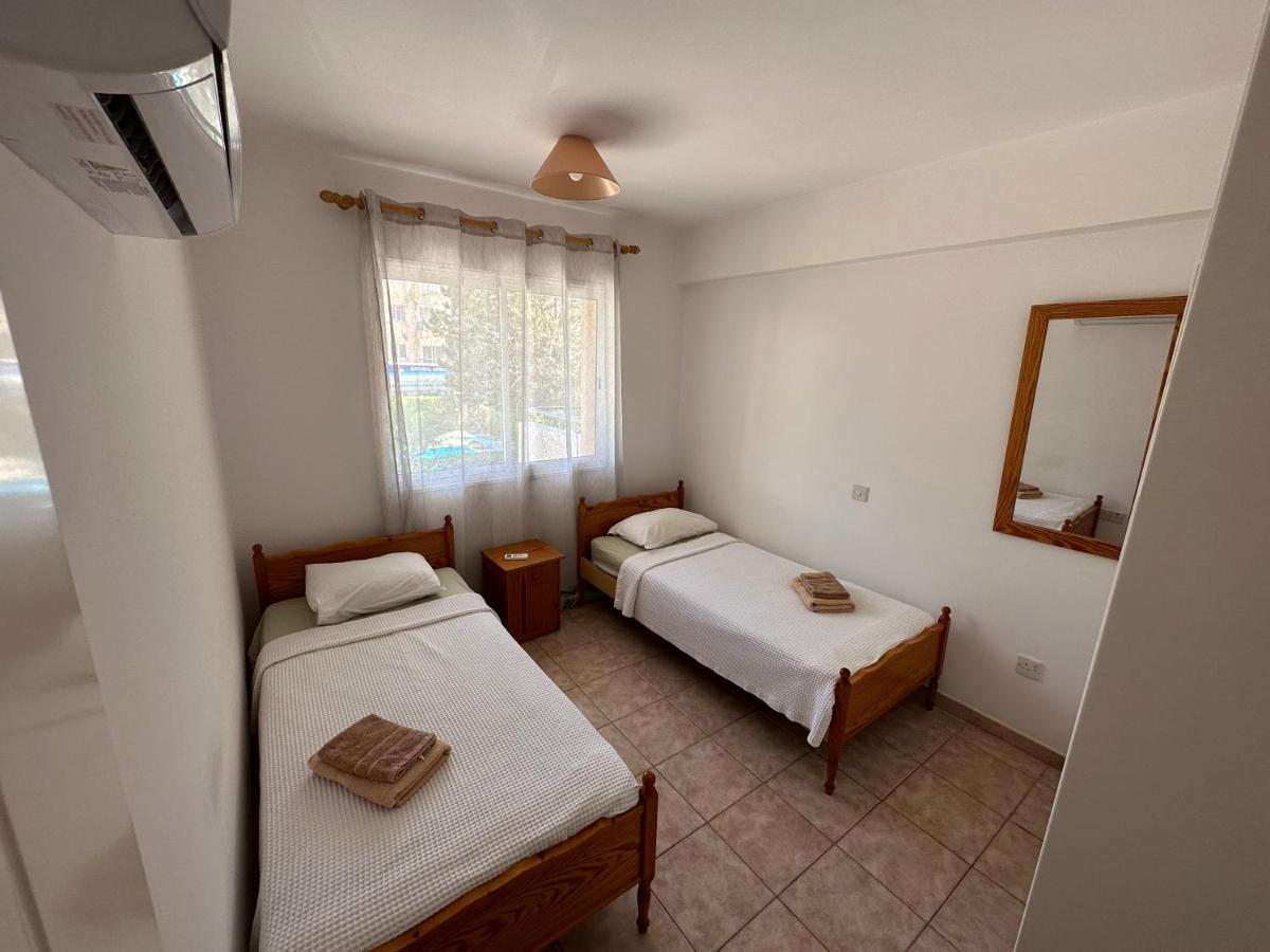 Kato Paphos Apartment Exteriör bild